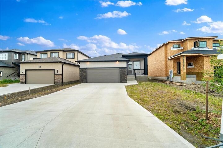 Property Photo: 205 North Haven Way MB R4A 5A4