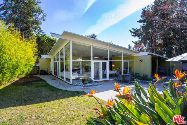 Property Photo:  7561 Lolina Ln  CA 90046 