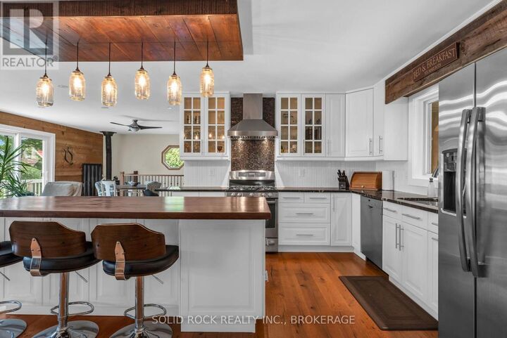 Property Photo: 220 Havenwood Trail ON K7G 2V6