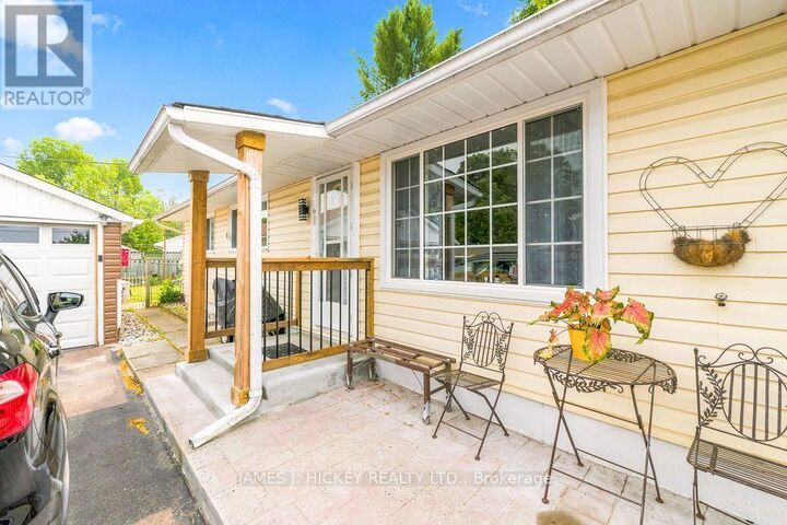 23 Newton Crescent — photo 1