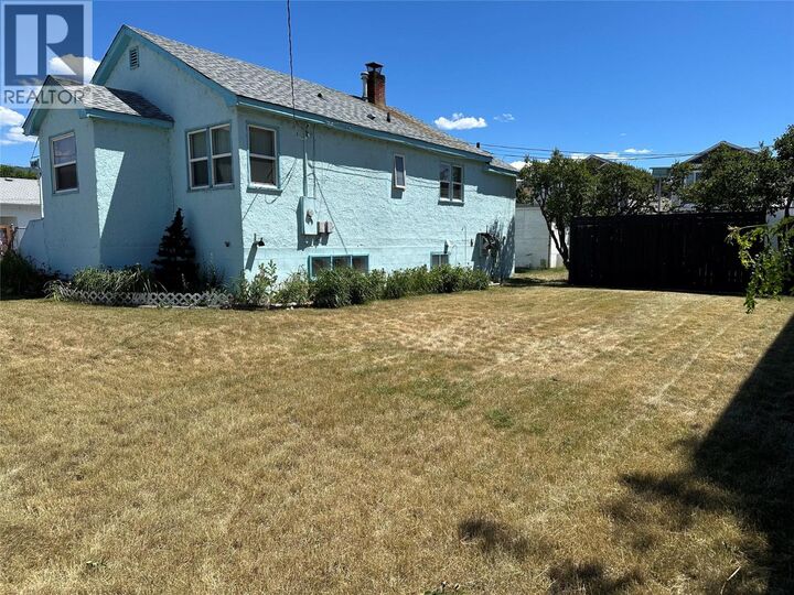 Property Photo:  440 Westminster Avenue West  BC V2A 1K5 