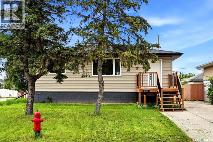 Property Photo: 1601 Lacon Street SK S4N 1Z5