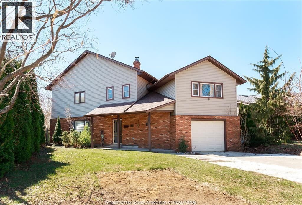Property Photo: 22 University Drive ON N7E 4V5