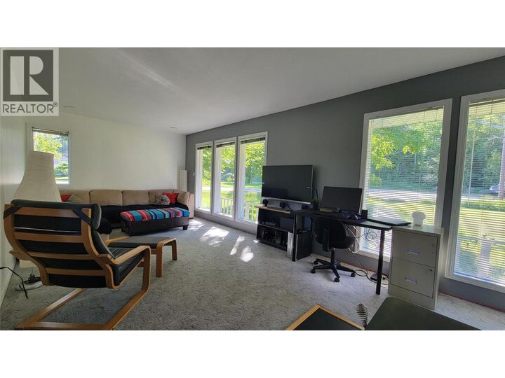 Property Photo:  422 Dogwood Avenue  BC V0E 2V1 