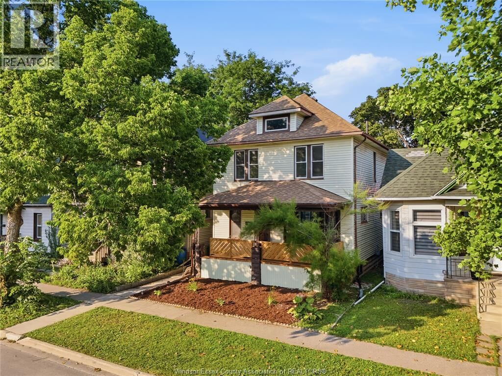 Property Photo: 916 Lincoln Road ON N8Y 2H2
