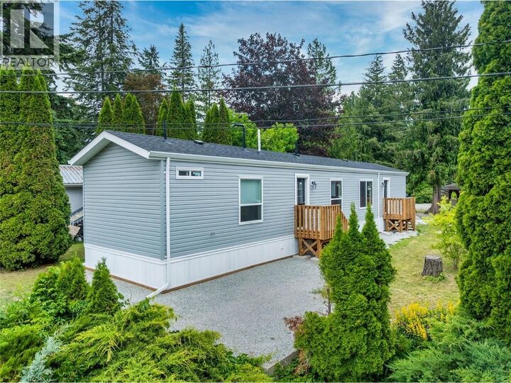 Property Photo: 5161 63 Avenue Northeast 13 BC V0E 1K0