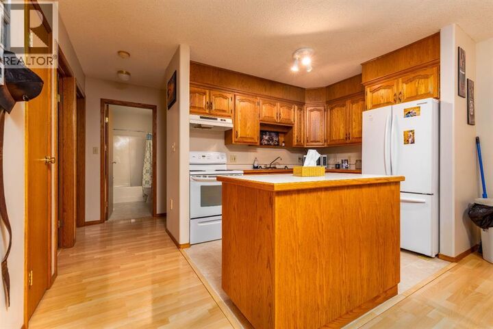 Property Photo: 4802 46 Street SK S9V 0J7