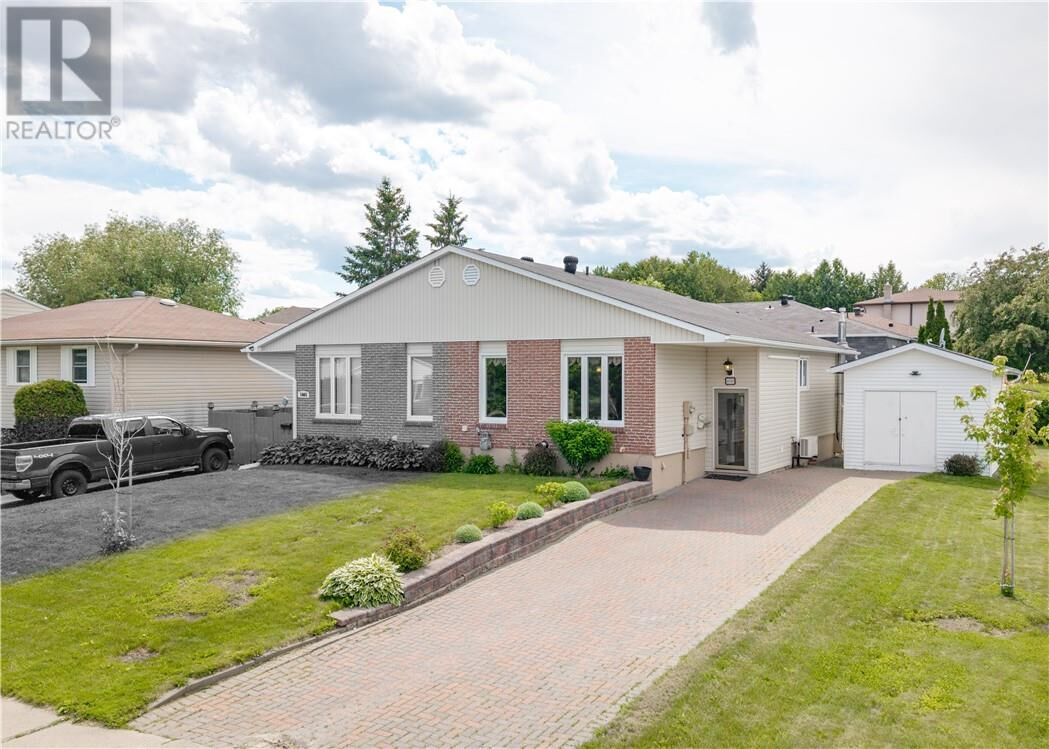 Property Photo: 1001 Woodbine Avenue ON P3A 5B1