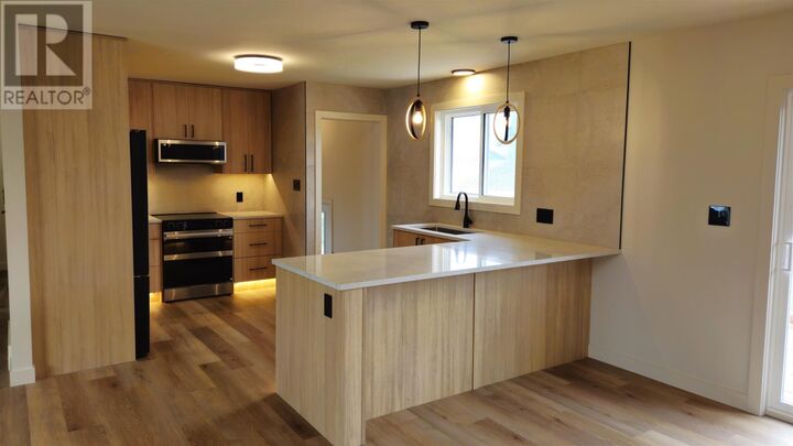 Property Photo: 72 Brent St ON P7A 5T6