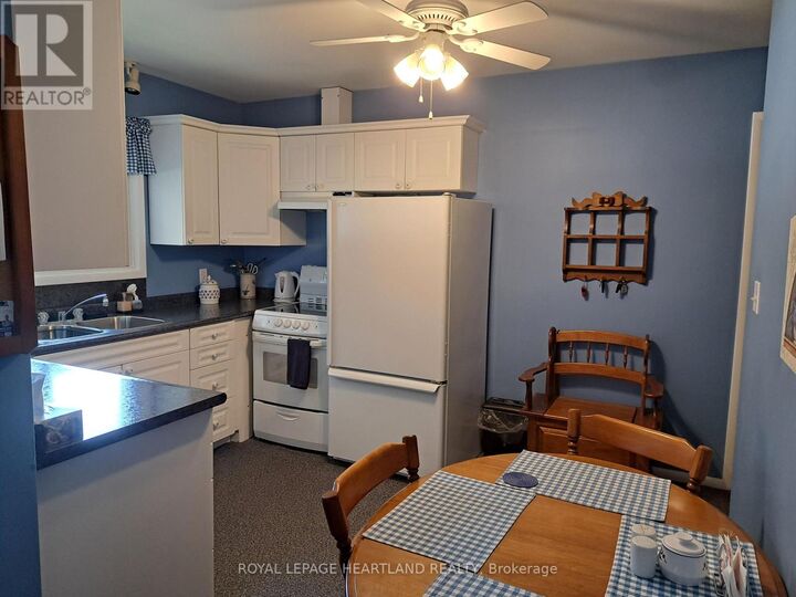 Property Photo:  154 Thomas Street  ON N0M 1S2 