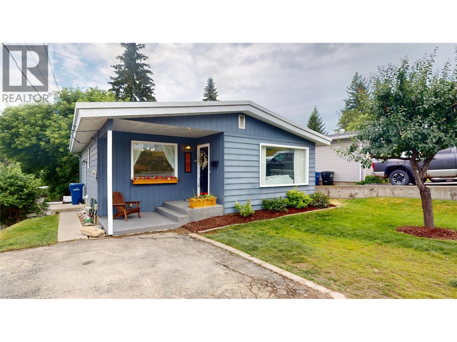 Property Photo: 1108 11 Street South BC V1C 1V8