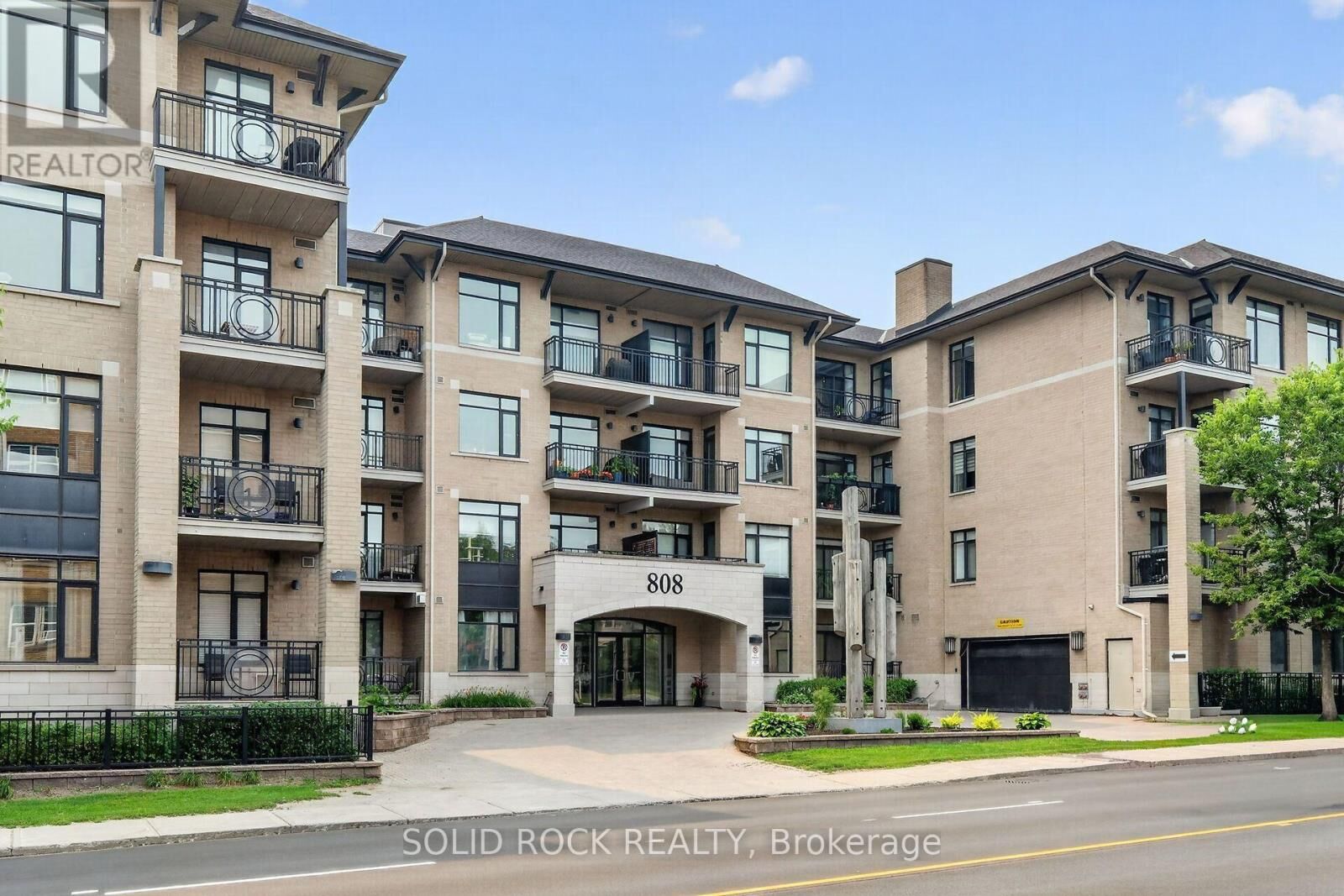 Property Photo:  808 Bronson Avenue Ph18  ON K1S 5A4 