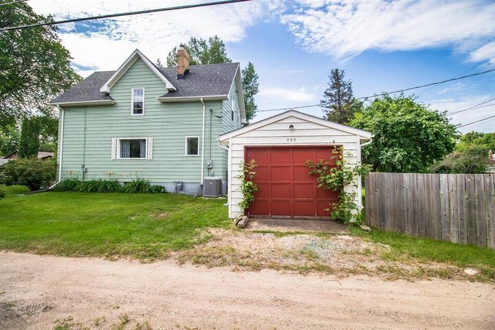Property Photo: 222 24th Street MB R7B 1X4