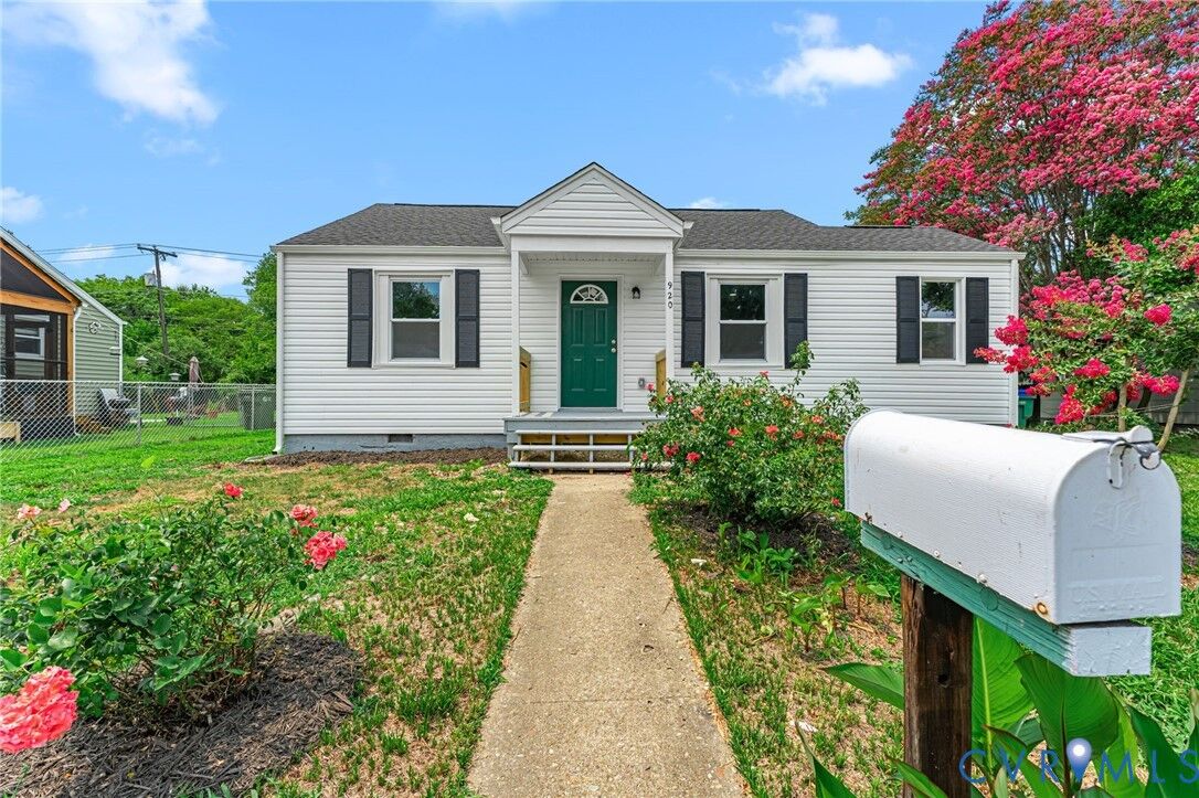Property Photo: 920 Hill Top Drive VA 23225
