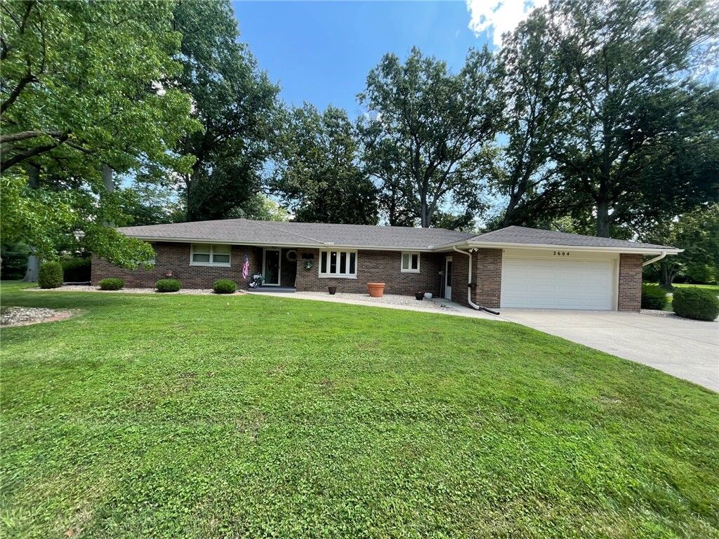 Property Photo:  2604 S Park Street  IL 62401 