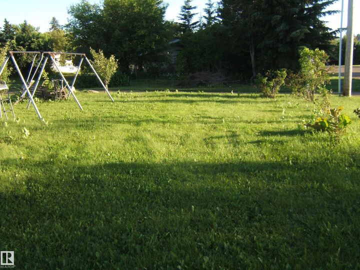 Property Photo: 5135 53 Avenue AB T0B 3H0