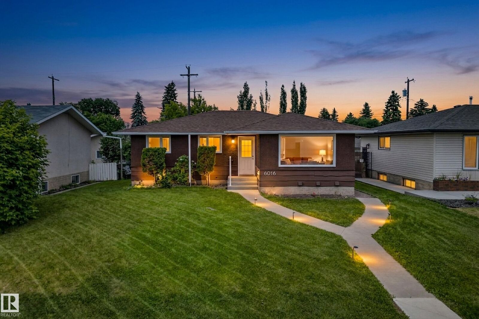 Property Photo: 6016 92 Avenue NW AB T6B 0S4