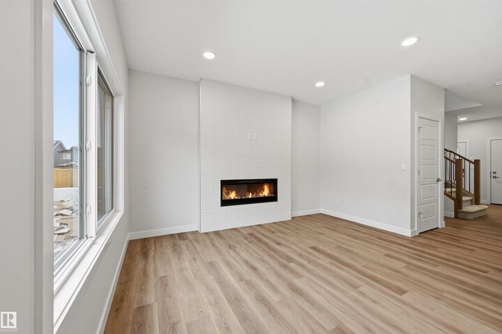 Property Photo:  3212 Dixon Way SW  AB T6W 5L3 