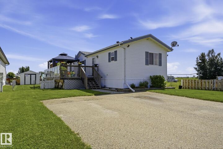 Property Photo:  1 Midland Road  AB T0C 1Z0 
