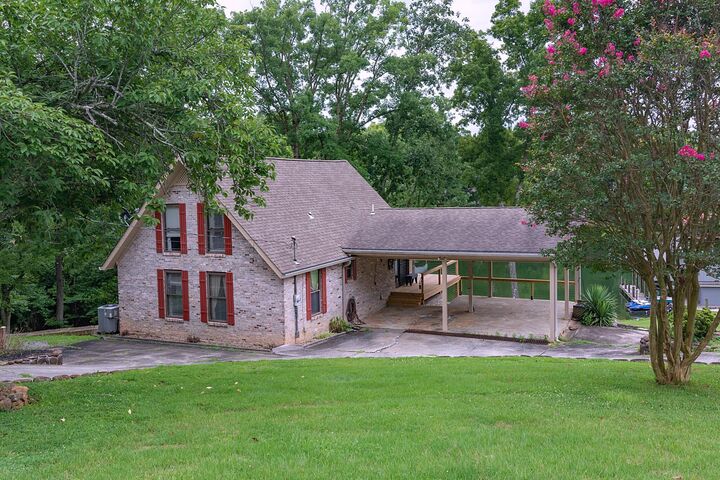 Property Photo: 165 Lakeshore Court TN 37381