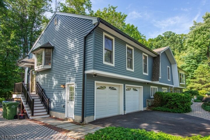 Property Photo:  9 Flintlock Dr  NJ 07853 