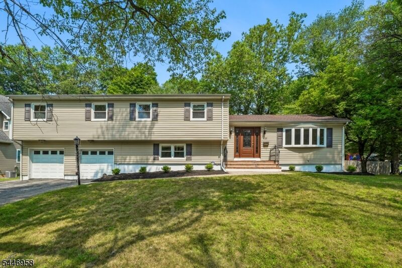 Property Photo:  28 Brookside Pl  NJ 07039 