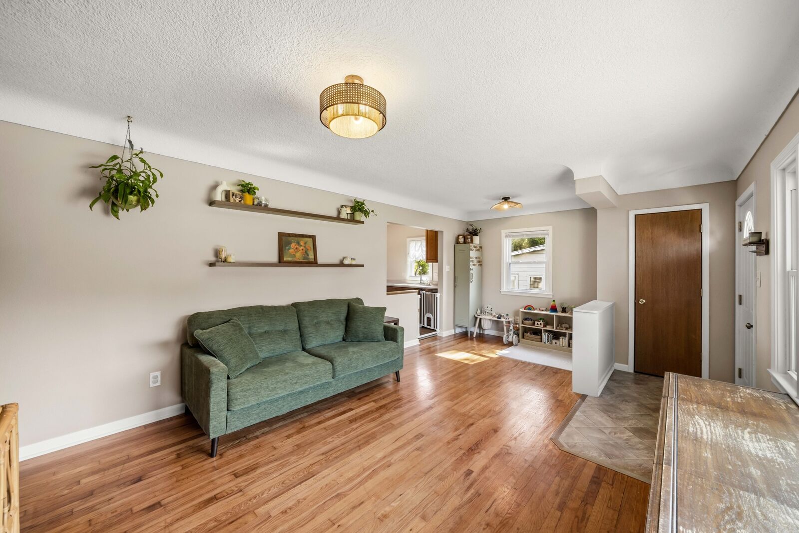 Property Photo: 6001 Snyder Avenue IA 50322