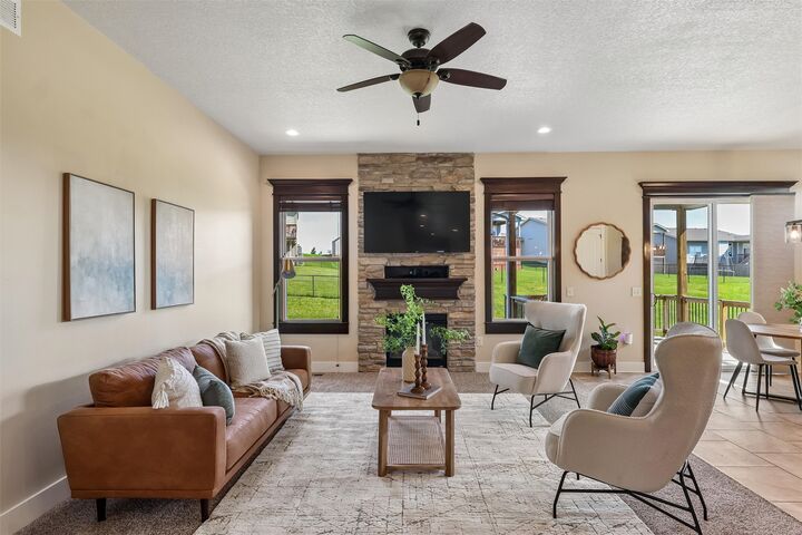 Property Photo:  520 Timberview Drive  IA 50003 