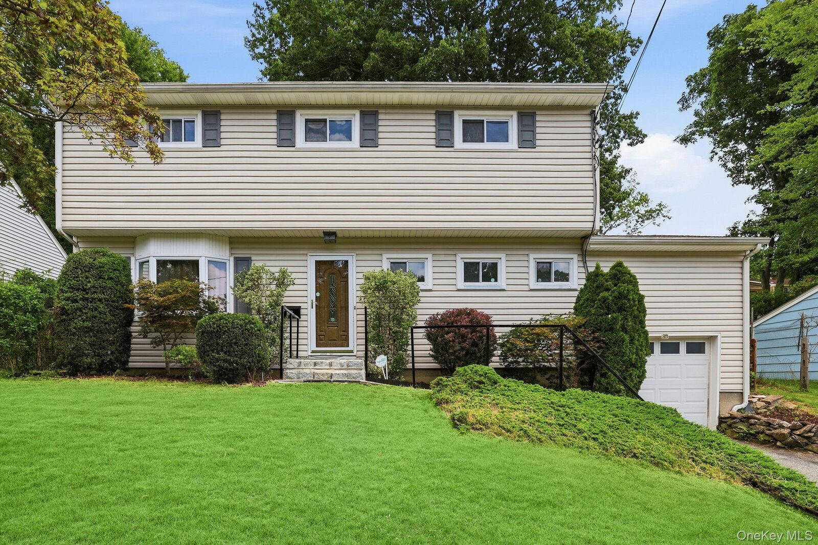 Property Photo:  24 Valley View Terrace  NY 10549 
