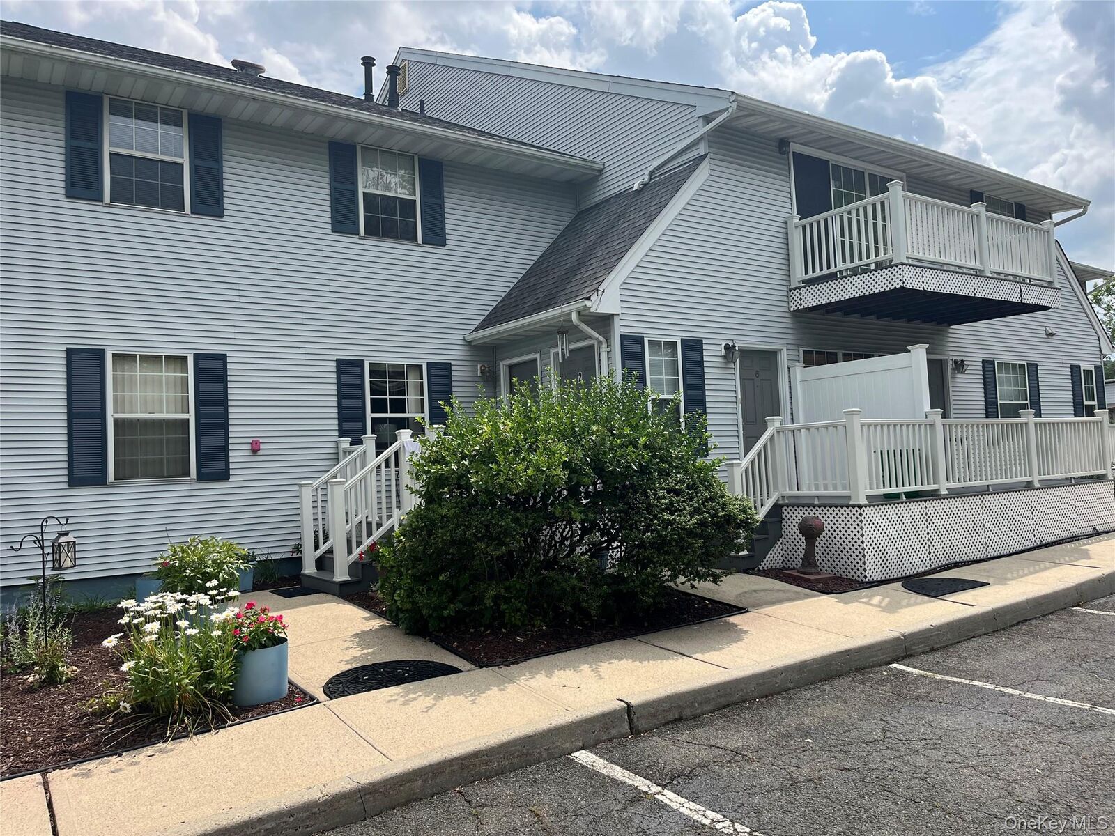 Property Photo:  722 W Nyack Road 6  NY 10994 