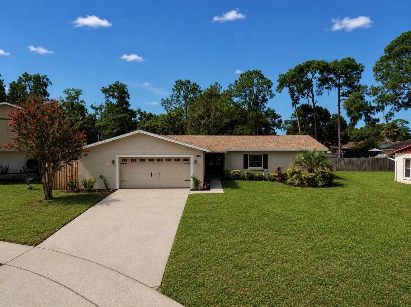 Property Photo:  1005 Highgrove Court  FL 33596 