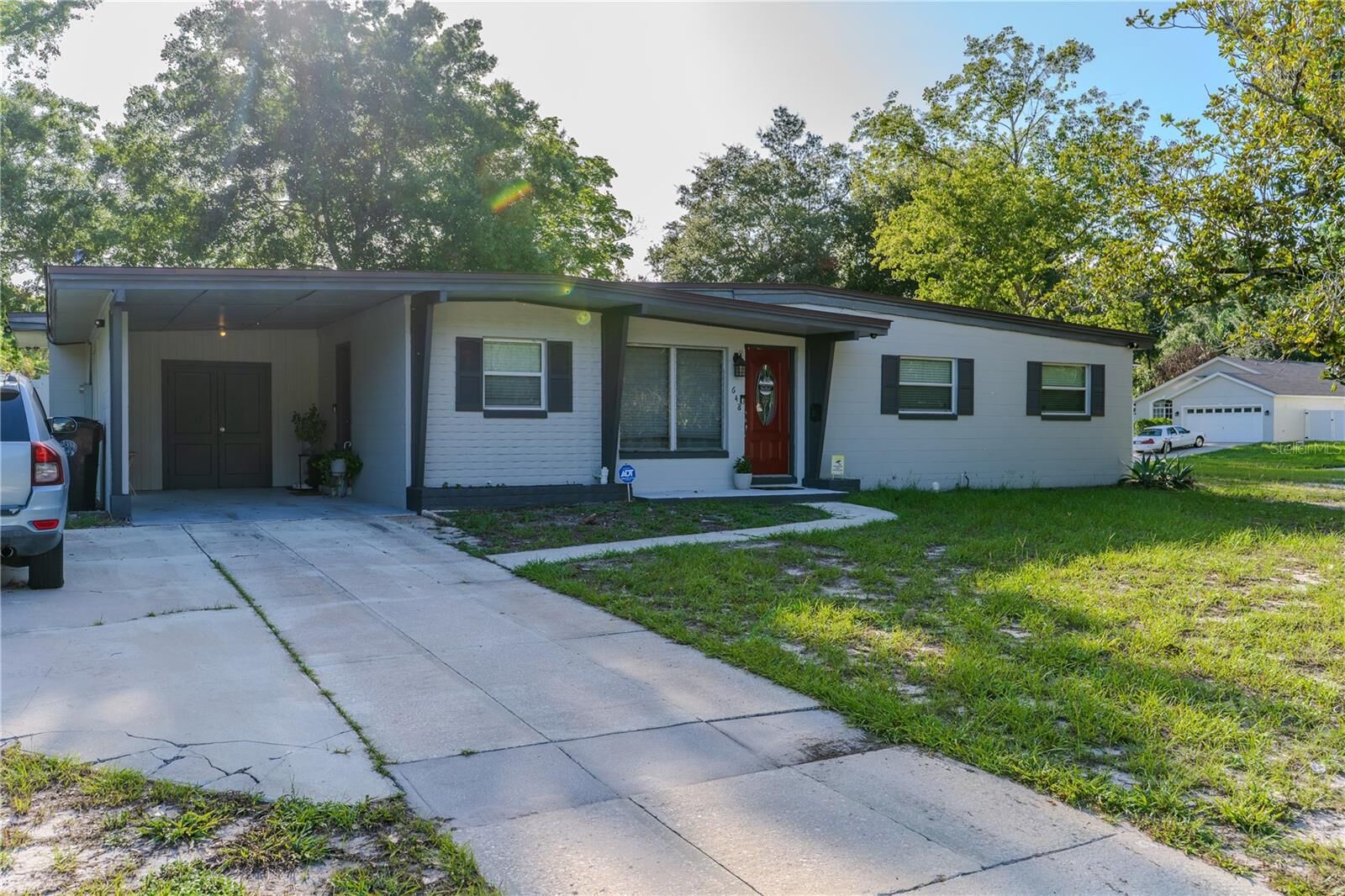 Property Photo:  648 N Lake Avenue  FL 32712 