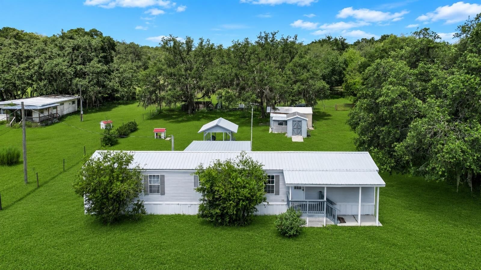 Property Photo: 7438 Cr 663 FL 33513