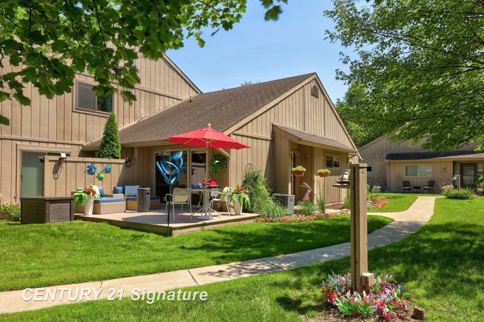 Property Photo: 2353 Bay Woods Court MI 48706