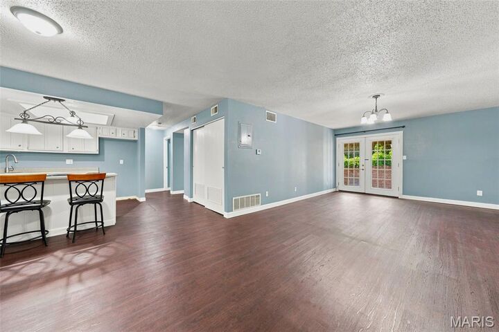 Property Photo: 1465 Heritage Landing 104 MO 63303