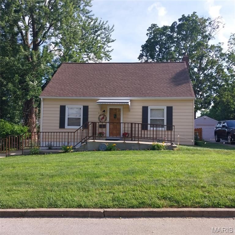 Property Photo: 915 McDonough Street MO 63301
