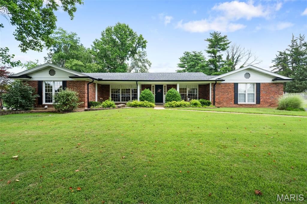 Property Photo: 312 Diplomat Lane MO 63017