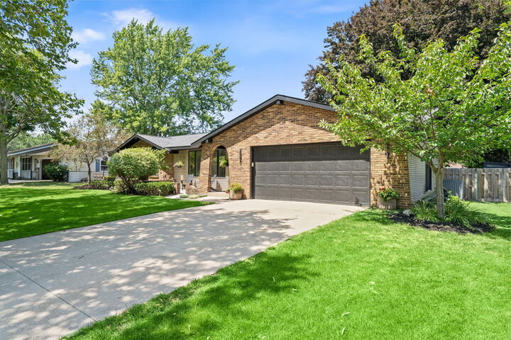 Property Photo: 1189 Sorrento Court MI 49423