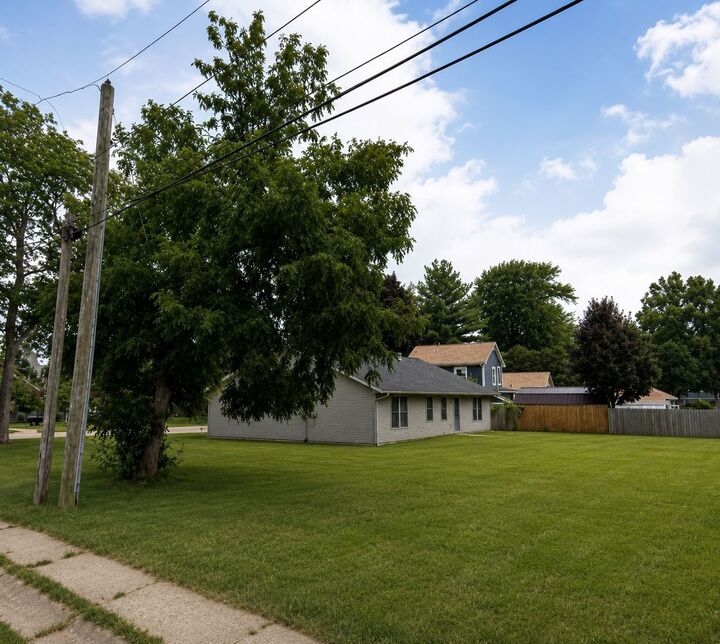 Property Photo: 7 Arcade Court IL 61032