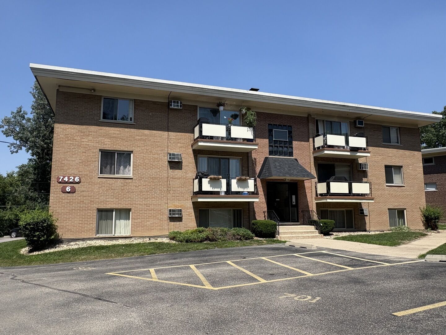 Property Photo: 7426 W 111th Street 610 IL 60482