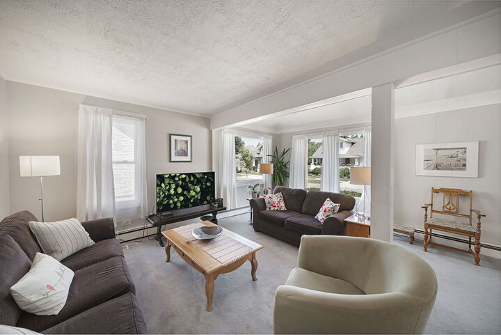 Property Photo:  1329 Henry Avenue  IL 60016 