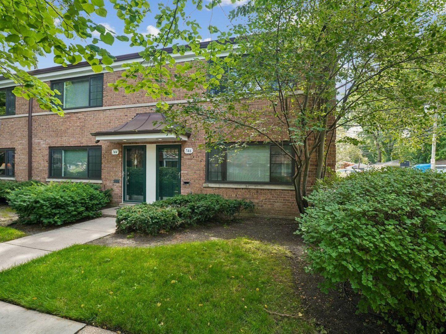 Property Photo: 746 Dodge Avenue IL 60202