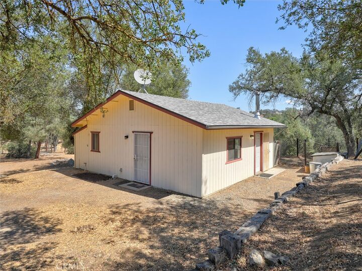 Property Photo:  42025 Road 415  CA 93614 