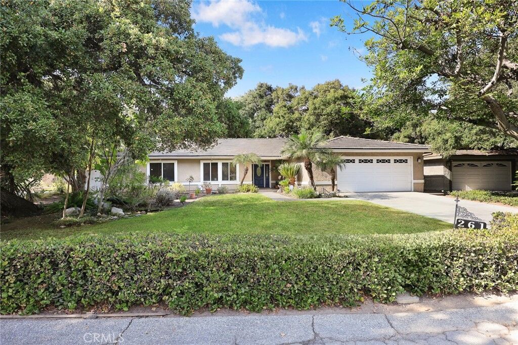 Property Photo: 261 Oakhurst CA 91007