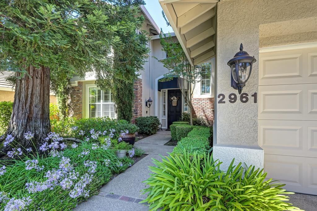 Property Photo: 2961 Wringer Drive CA 95661