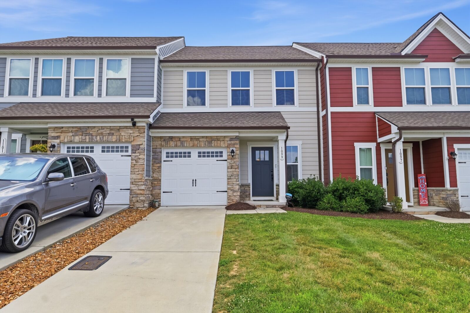 Property Photo:  1099 Duncan St  TN 37066 