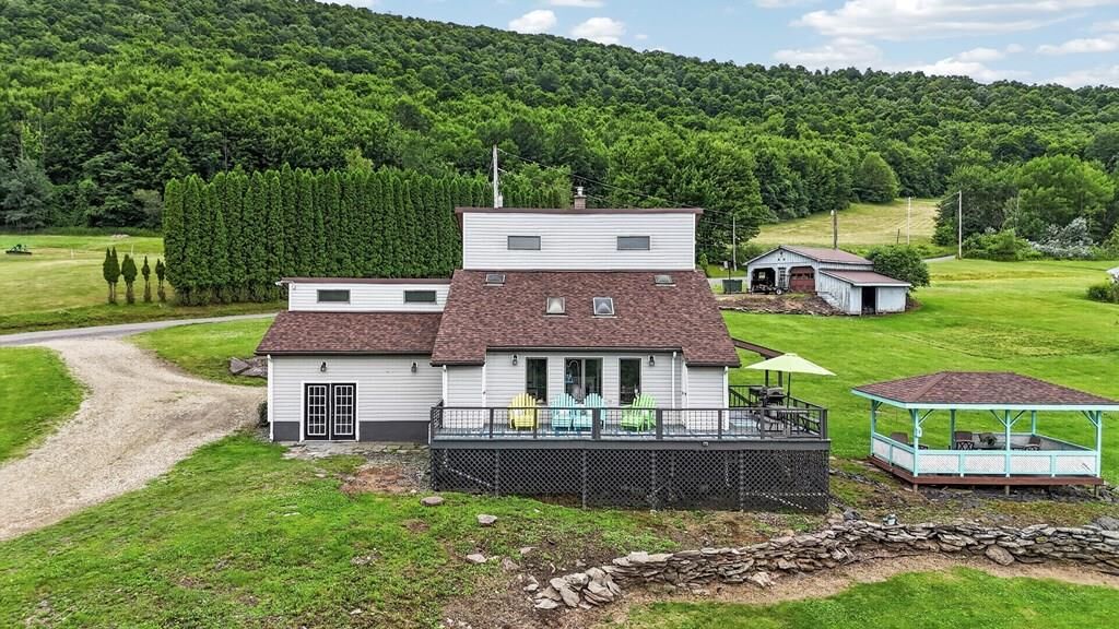 Property Photo: 1177 Rosenberry Hill Rd PA 18614