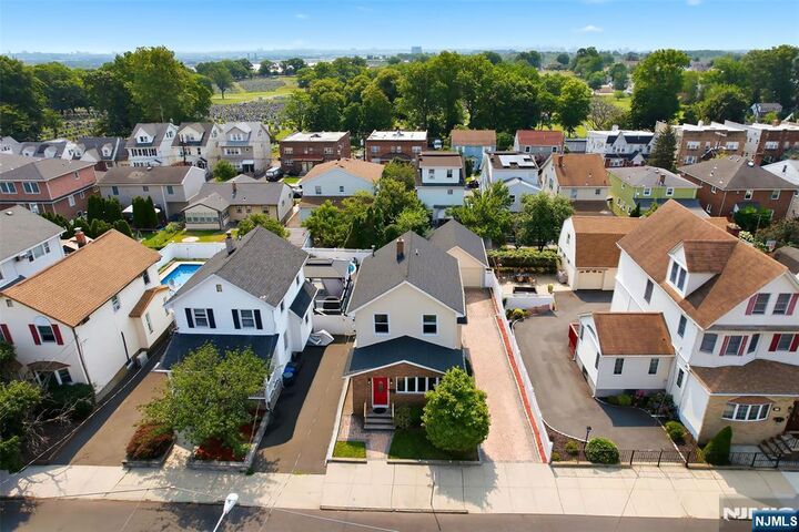 Property Photo:  142 Morgan Place  NJ 07031 
