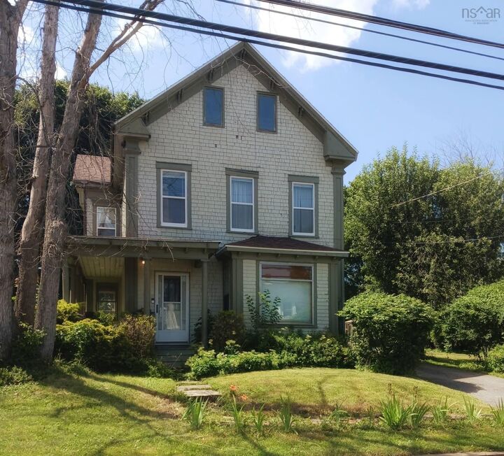 130 Mackay Street — photo 1
