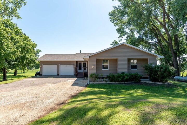 Property Photo: 33385 Sibley Heights Lane MN 56058